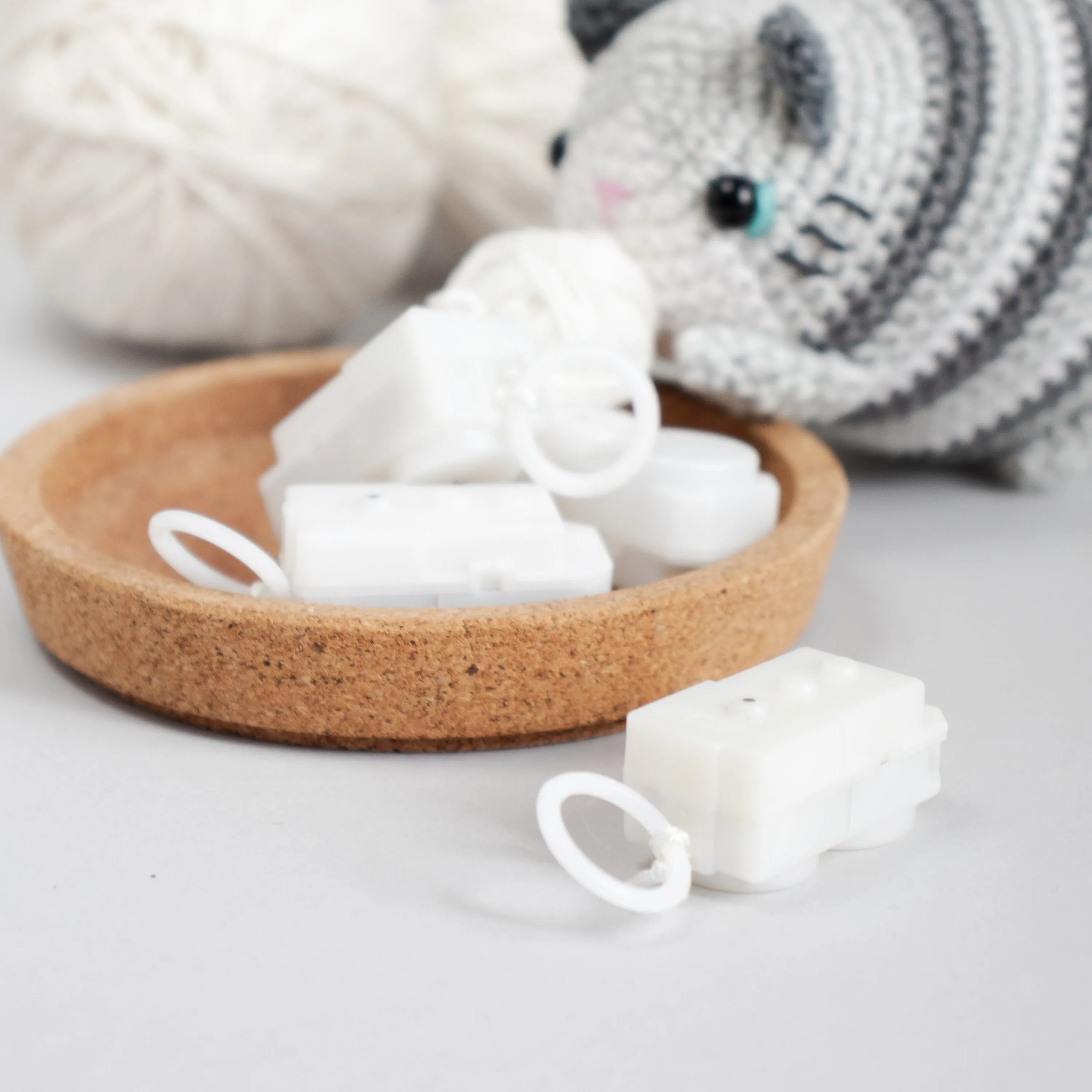Vibrating Box . Pull String Toy Insert